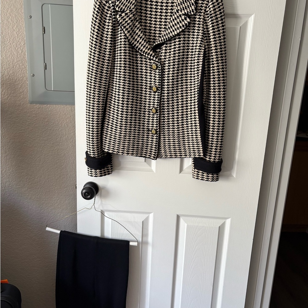 St. John Suit Black & Cream Houndstooth Blazer & Classic Santana Knit Pant